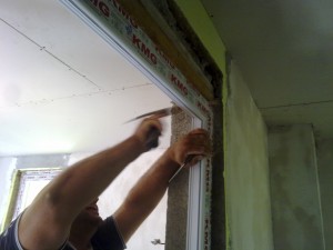 fixare si impanare usa pvc termopan